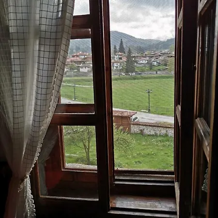 Hadji Neikovi Pensión 2*